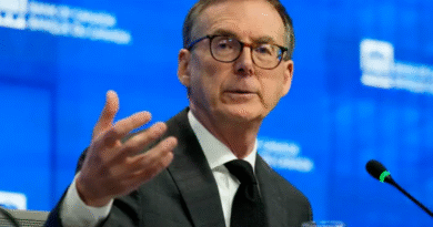 加拿大央行行长警告: AI正在消灭入门级岗位! 年轻人越来越难!