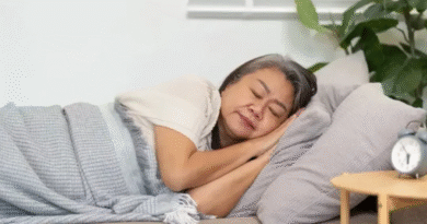 半夜醒来几次算正常？睡眠医生：视年龄而定