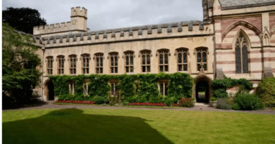 英国数据显示：大学学历已不再值得投资…
